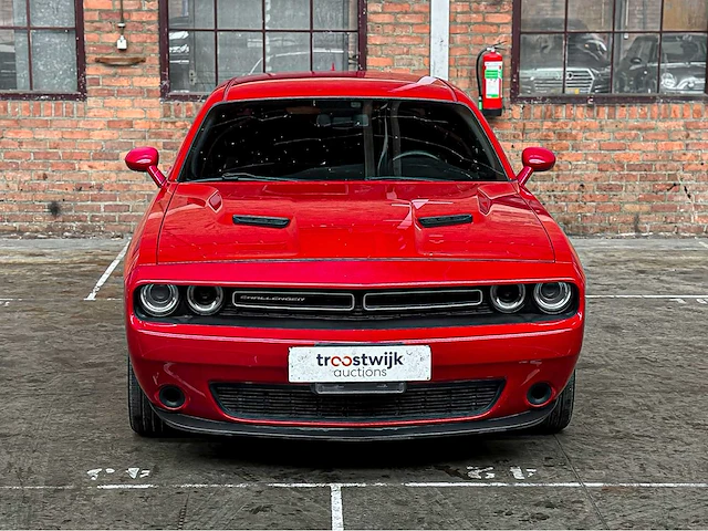 Dodge challenger sxt 3.6 v6 305pk 2017 - afbeelding 5 van  38
