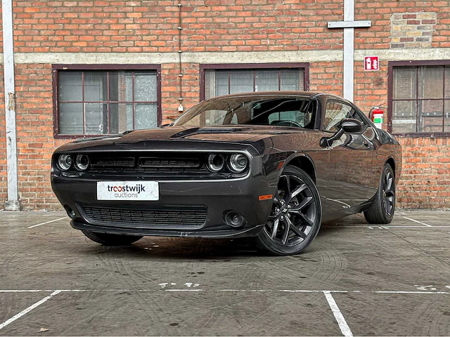 Dodge challenger sxt 3.6 v6 305pk 2019 - afbeelding 1 van  47