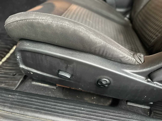 Dodge challenger sxt 3.6 v6 305pk 2019 - afbeelding 35 van  47