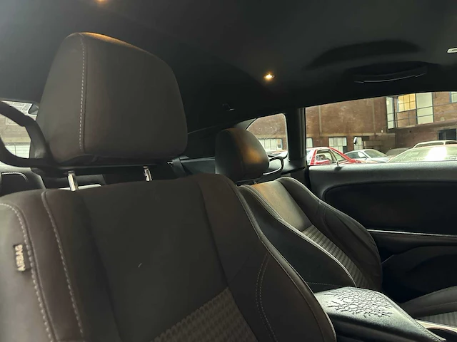 Dodge challenger sxt 3.6 v6 305pk 2019 - afbeelding 44 van  47