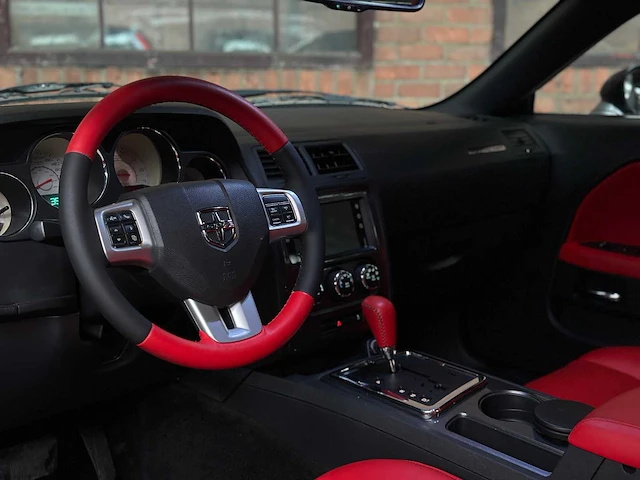 Dodge challenger sxt 3.6 v6 309pk 2013 - afbeelding 11 van  39