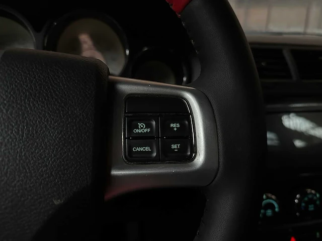 Dodge challenger sxt 3.6 v6 309pk 2013 - afbeelding 15 van  39
