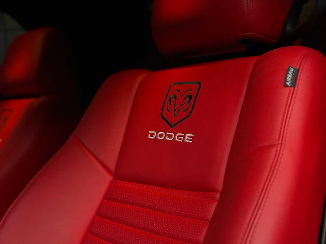Dodge challenger sxt 3.6 v6 309pk 2013 - afbeelding 28 van  39