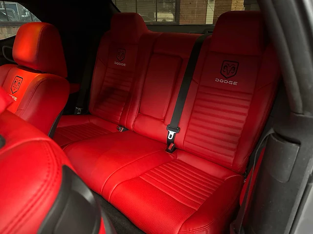Dodge challenger sxt 3.6 v6 309pk 2013 - afbeelding 29 van  39