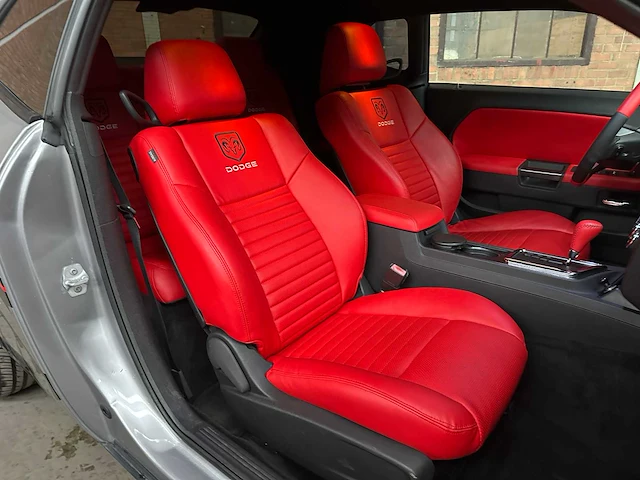 Dodge challenger sxt 3.6 v6 309pk 2013 - afbeelding 30 van  39
