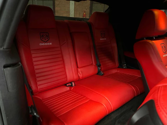 Dodge challenger sxt 3.6 v6 309pk 2013 - afbeelding 31 van  39
