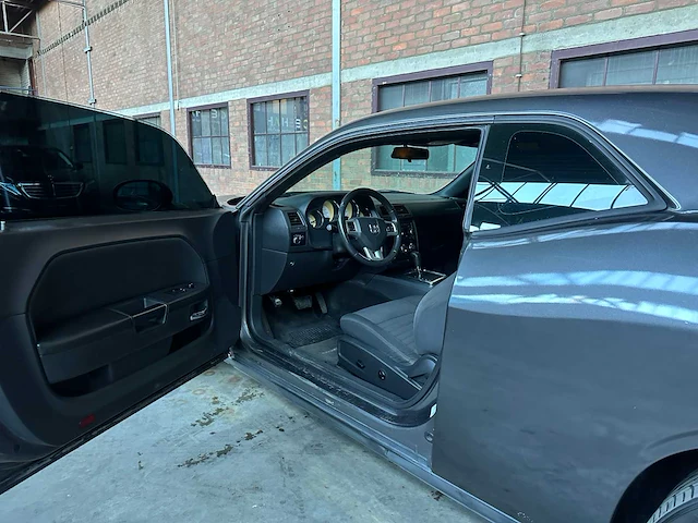 Dodge challenger sxt 3.6l 305pk 2013 - afbeelding 11 van  32