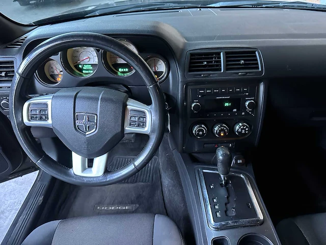 Dodge challenger sxt 3.6l 305pk 2013 - afbeelding 15 van  32