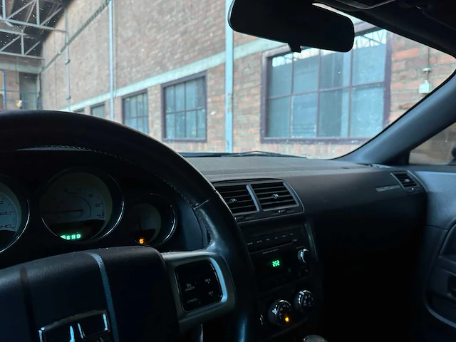 Dodge challenger sxt 3.6l 305pk 2013 - afbeelding 20 van  32