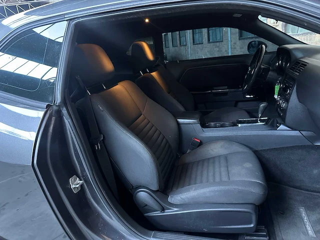Dodge challenger sxt 3.6l 305pk 2013 - afbeelding 22 van  32