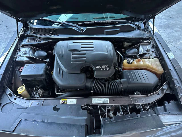 Dodge challenger sxt 3.6l 305pk 2013 - afbeelding 26 van  32