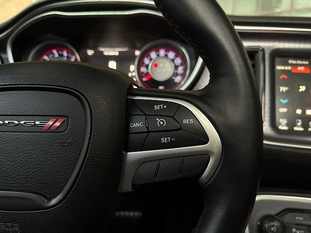 Dodge challenger sxt plus 3.6 v6 305pk 2015 - afbeelding 18 van  43