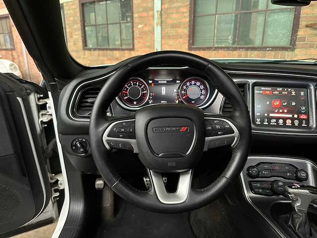 Dodge challenger sxt plus 3.6 v6 305pk 2015 - afbeelding 14 van  43