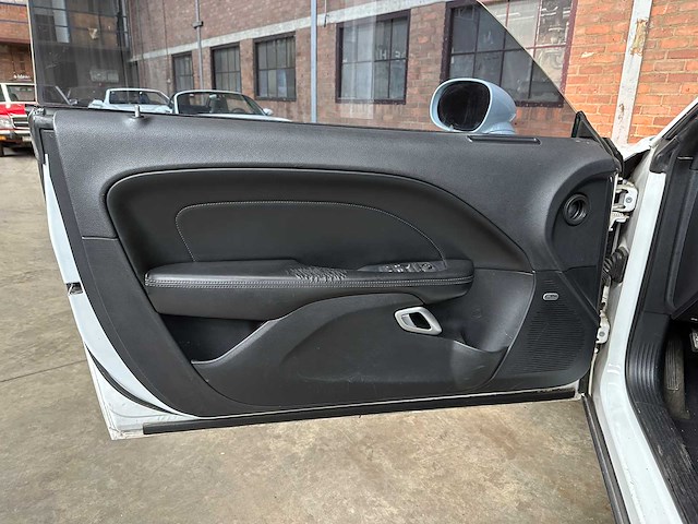 Dodge challenger sxt plus 3.6 v6 305pk 2015 - afbeelding 26 van  43