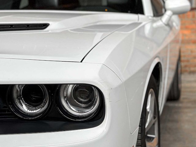 Dodge challenger sxt plus 3.6 v6 305pk 2015 - afbeelding 41 van  43