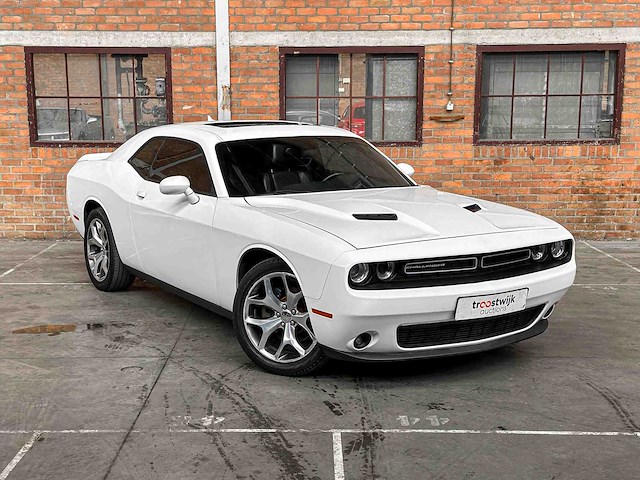 Dodge challenger sxt plus 3.6 v6 305pk 2015 - afbeelding 43 van  43