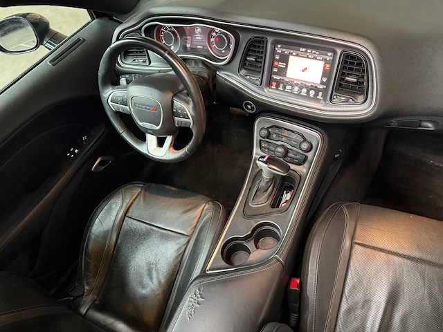 Dodge challenger sxt plus 3.6 v6 305pk 2015 - afbeelding 44 van  51