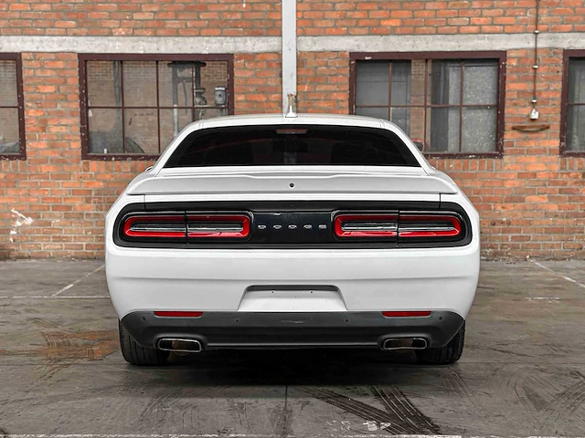 Dodge challenger sxt plus 3.6 v6 305pk 2016 - afbeelding 7 van  42