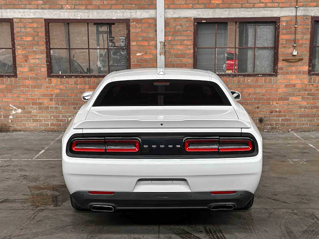 Dodge challenger sxt plus 3.6 v6 305pk 2016 - afbeelding 8 van  42