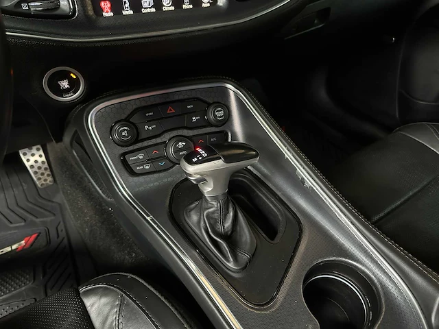 Dodge challenger sxt plus 3.6 v6 305pk 2016 - afbeelding 21 van  42