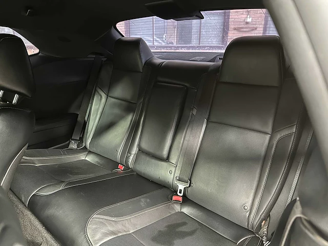 Dodge challenger sxt plus 3.6 v6 305pk 2016 - afbeelding 30 van  42