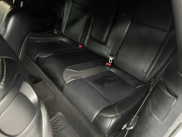 Dodge challenger sxt plus 3.6 v6 305pk 2016 - afbeelding 31 van  42