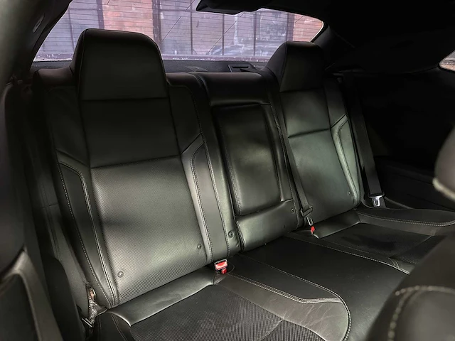 Dodge challenger sxt plus 3.6 v6 305pk 2016 - afbeelding 33 van  42