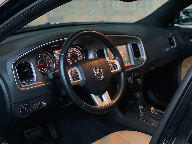 Dodge charger rt hemi 5.7 v8 375pk 2013 - afbeelding 10 van  42