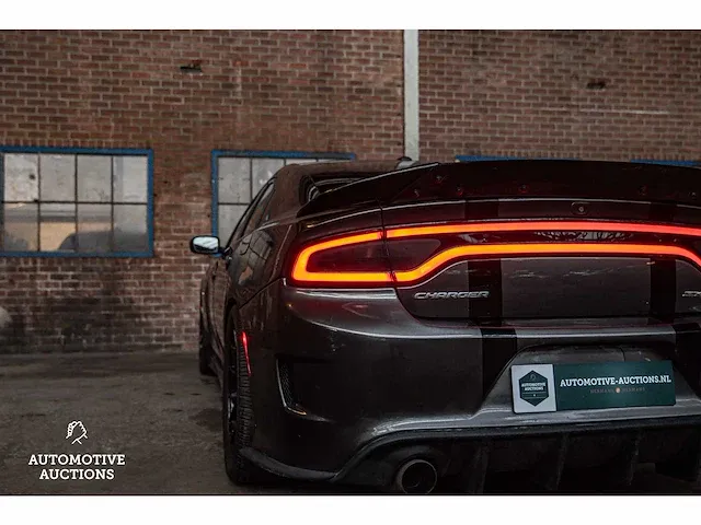 Dodge charger srt 5.7 v8 373pk 2016 - afbeelding 16 van  54