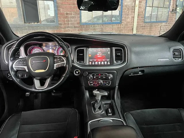 Dodge charger srt 5.7 v8 373pk 2016 - afbeelding 30 van  54