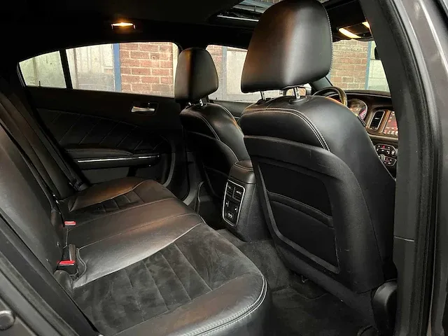 Dodge charger srt 5.7 v8 373pk 2016 - afbeelding 38 van  54