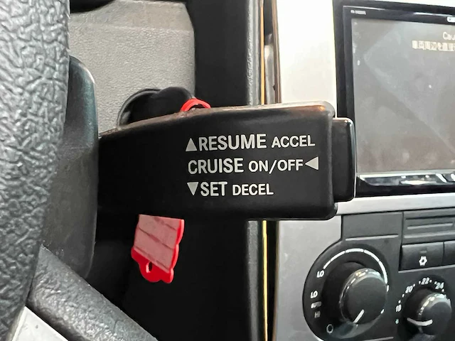 Dodge charger srt8 6.1 v8 425pk 2008 youngtimer - afbeelding 19 van  50