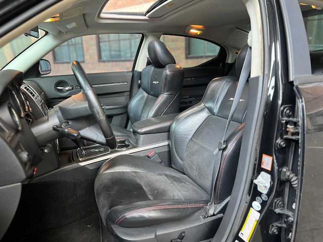 Dodge charger srt8 6.1 v8 425pk 2008 youngtimer - afbeelding 28 van  50