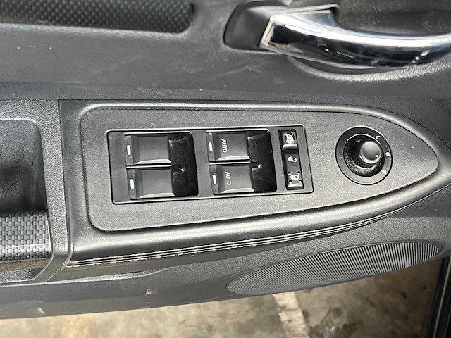 Dodge charger srt8 6.1 v8 425pk 2008 youngtimer - afbeelding 16 van  50