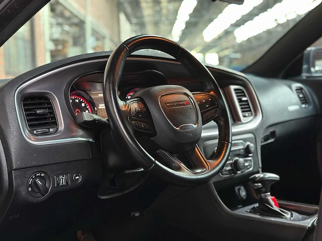 Dodge charger sxt 3.6 v6 296pk 2020 - afbeelding 13 van  32