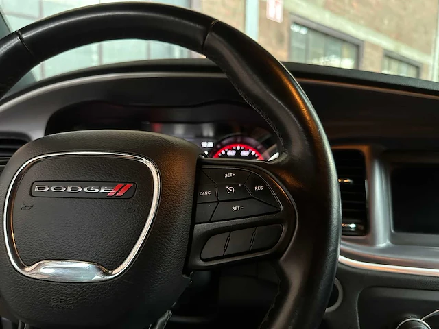 Dodge charger sxt 3.6 v6 296pk 2020 - afbeelding 16 van  32