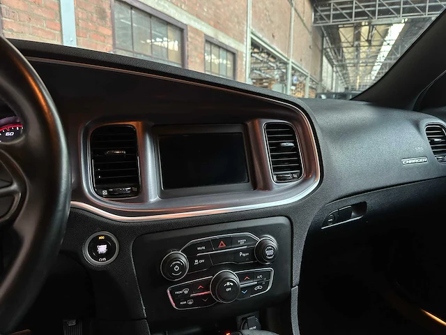 Dodge charger sxt 3.6 v6 296pk 2020 - afbeelding 20 van  32