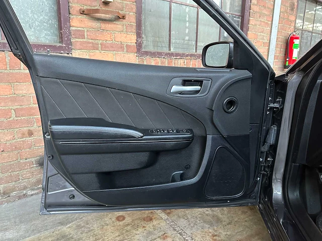 Dodge charger sxt 3.6 v6 296pk 2020 - afbeelding 22 van  32