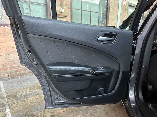 Dodge charger sxt 3.6 v6 296pk 2020 - afbeelding 24 van  32