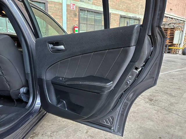 Dodge charger sxt 3.6 v6 296pk 2020 - afbeelding 27 van  32