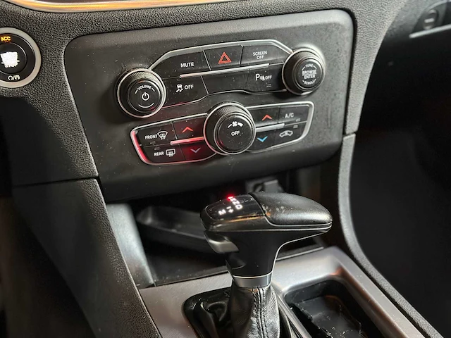 Dodge charger sxt 3.6 v6 296pk 2021 - afbeelding 16 van  32