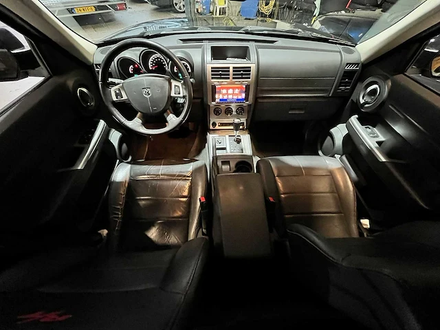 Dodge nitro 2.8 crd se high roof, automaat, 48-vvj-8 - afbeelding 19 van  21