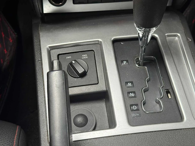 Dodge nitro 2.8 crd sxt automaat, 37-vtp-1 - afbeelding 3 van  13