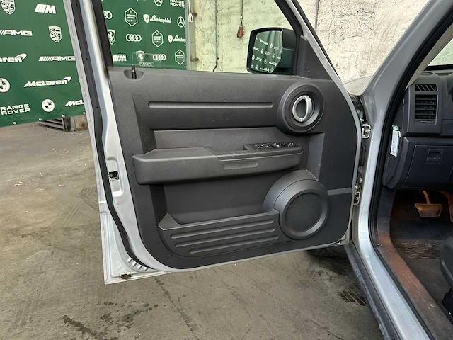 Dodge nitro 3.7 v6 se 205pk 2008, 85-zg-vg - afbeelding 16 van  32