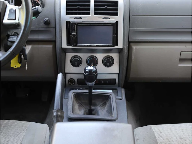 Dodge nitro crd sxt 2.8 2008 vierwielaandrijving, 71-vzn-9 - afbeelding 15 van  27