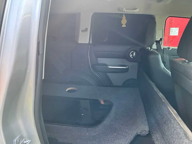 Dodge nitro personenauto - afbeelding 13 van  30