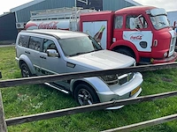 Dodge nitro personenauto - afbeelding 26 van  30