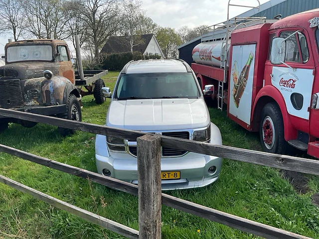 Dodge nitro personenauto - afbeelding 27 van  30