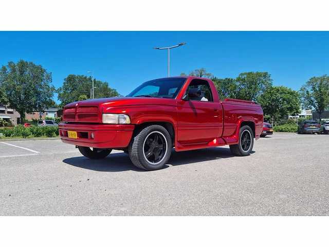 Dodge personenauto - afbeelding 2 van  18