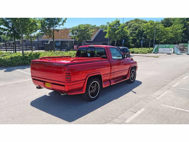Dodge personenauto - afbeelding 7 van  18